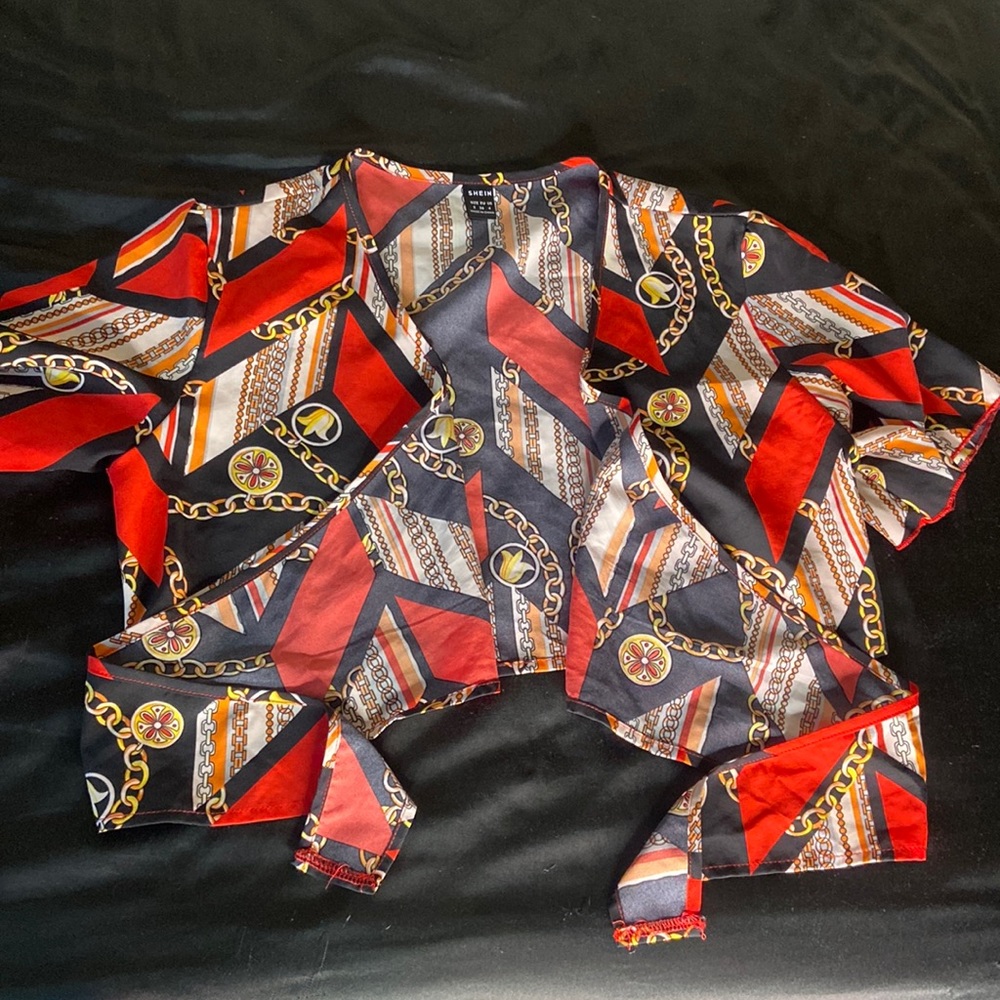 Chain Print Knot Front Crop Top